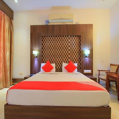 Grand Milestone Hotel Mysore Esterno foto