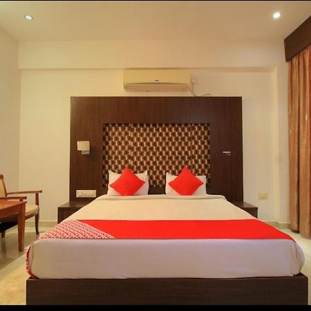 Grand Milestone Hotel Mysore Esterno foto