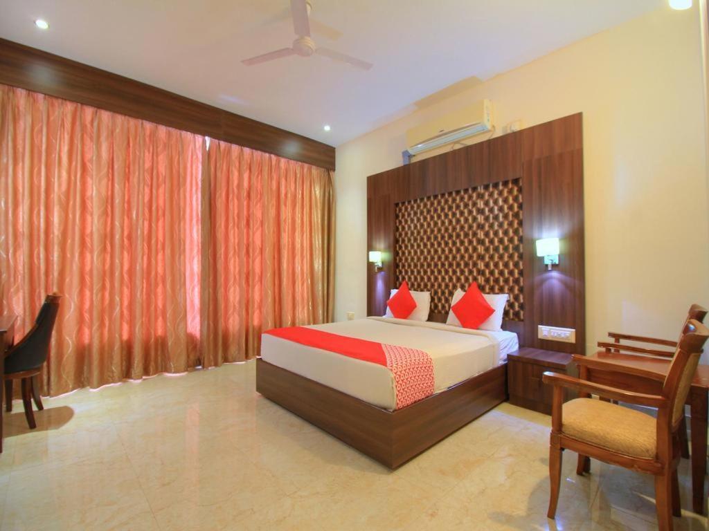 Grand Milestone Hotel Mysore Esterno foto