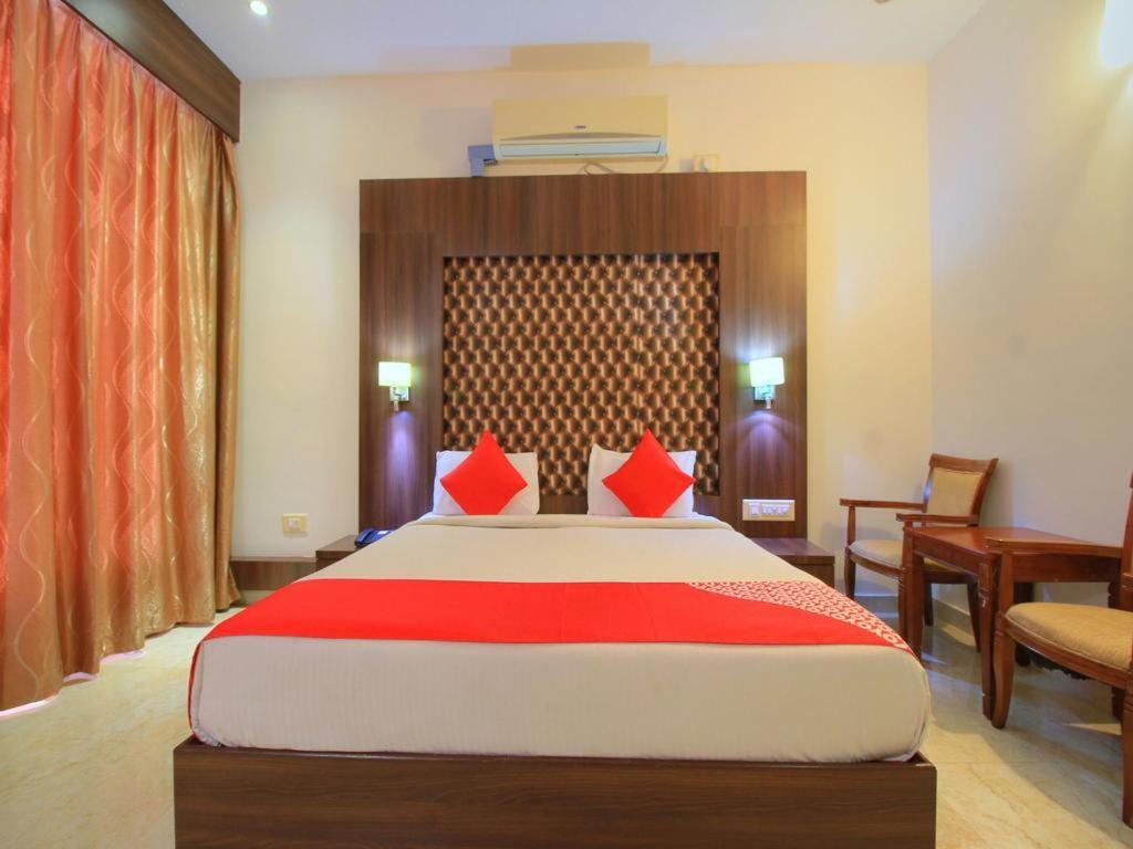 Grand Milestone Hotel Mysore Esterno foto