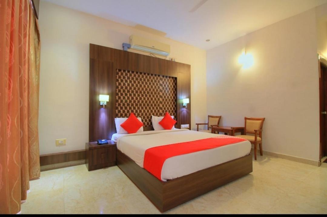 Grand Milestone Hotel Mysore Esterno foto
