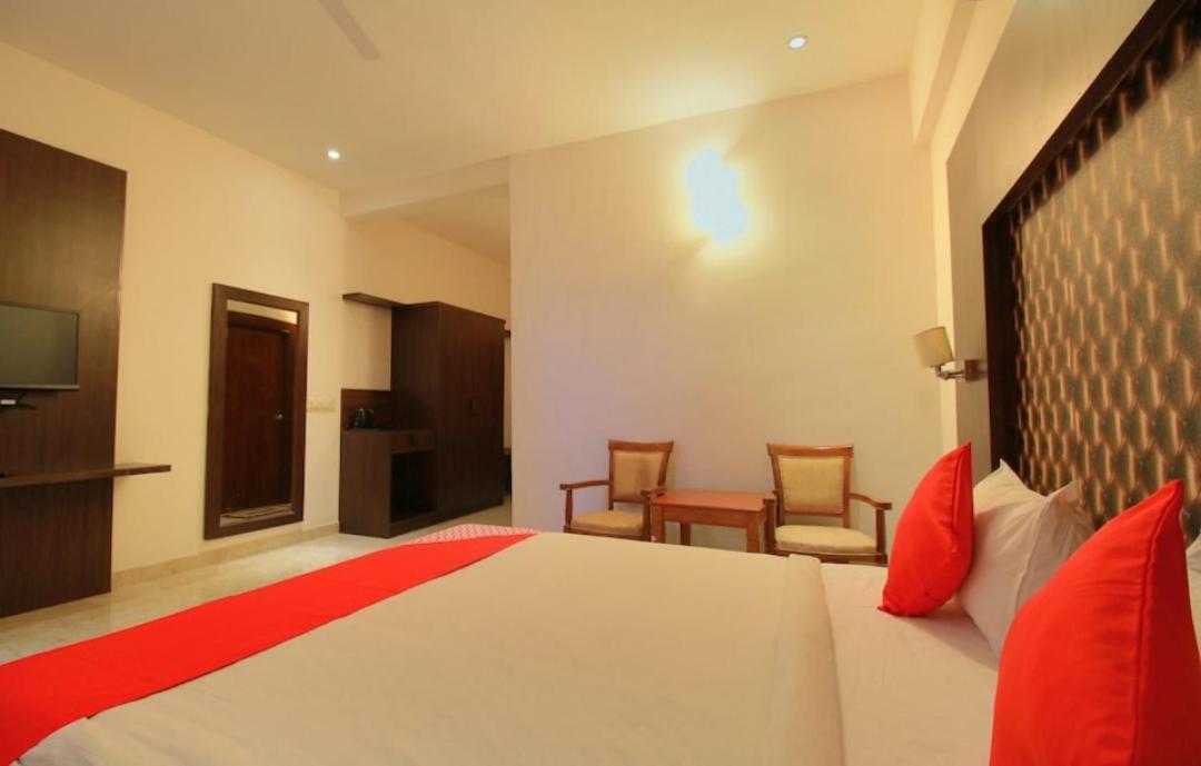 Grand Milestone Hotel Mysore Esterno foto