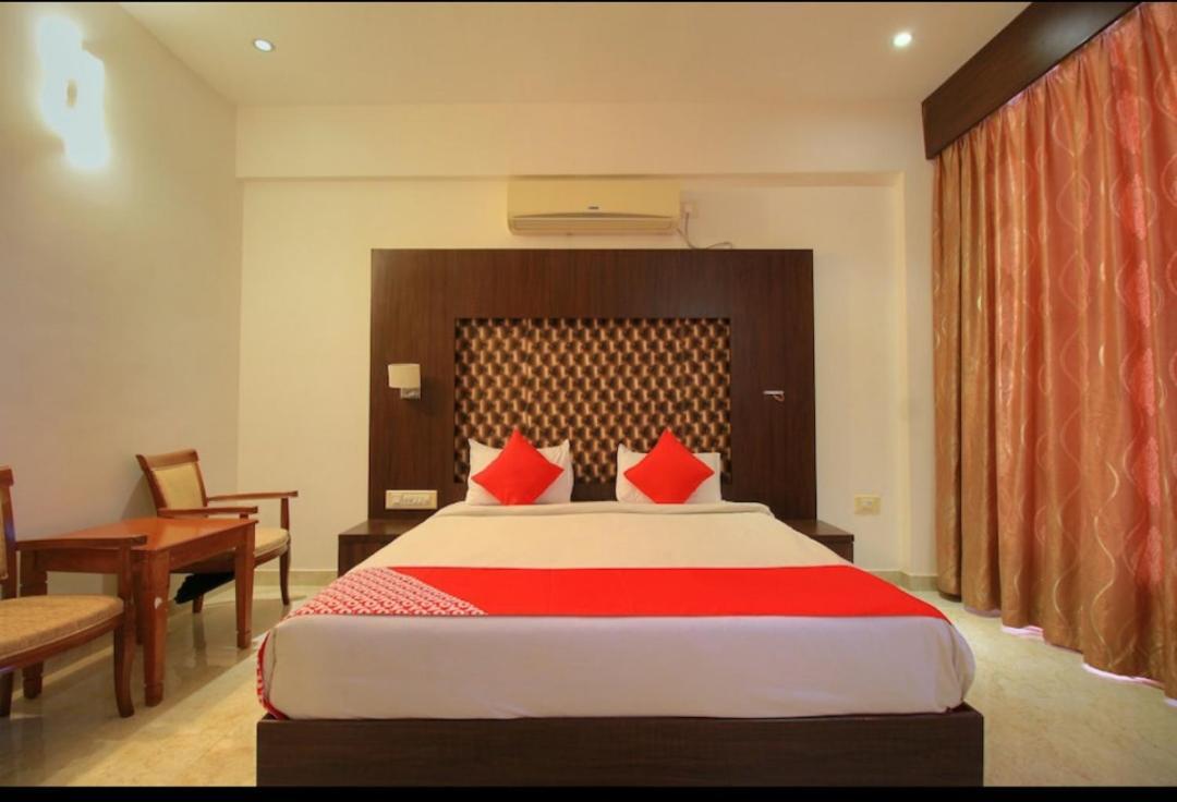 Grand Milestone Hotel Mysore Esterno foto
