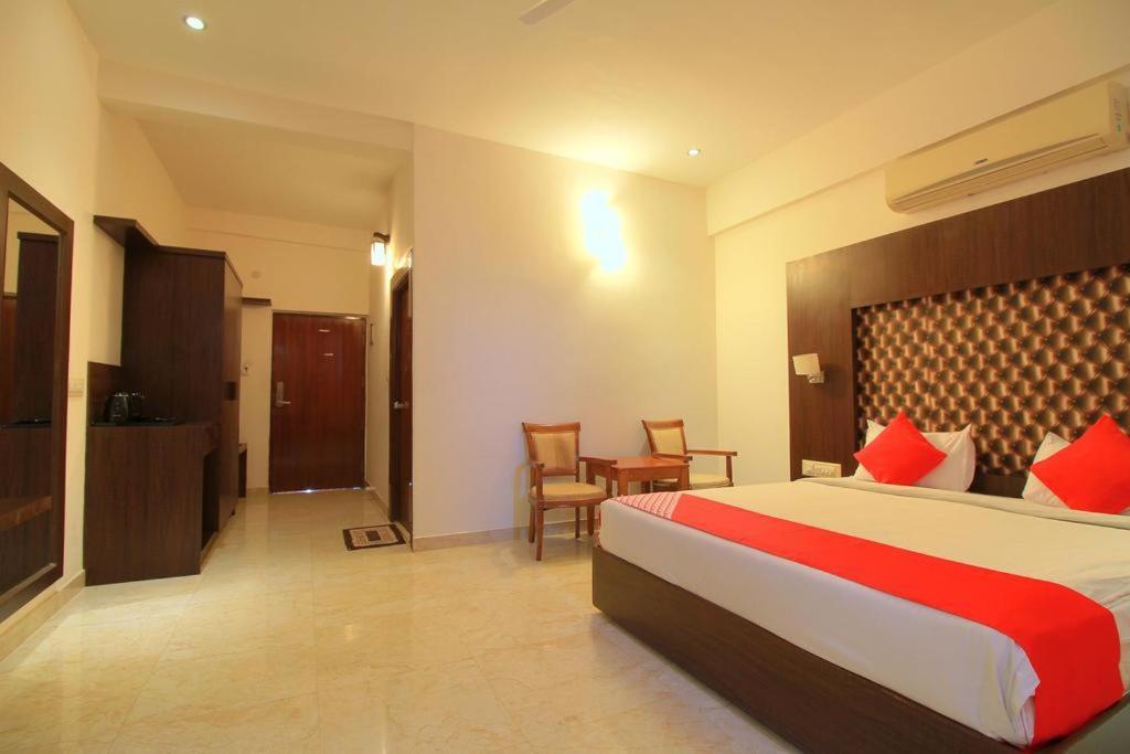 Grand Milestone Hotel Mysore Esterno foto