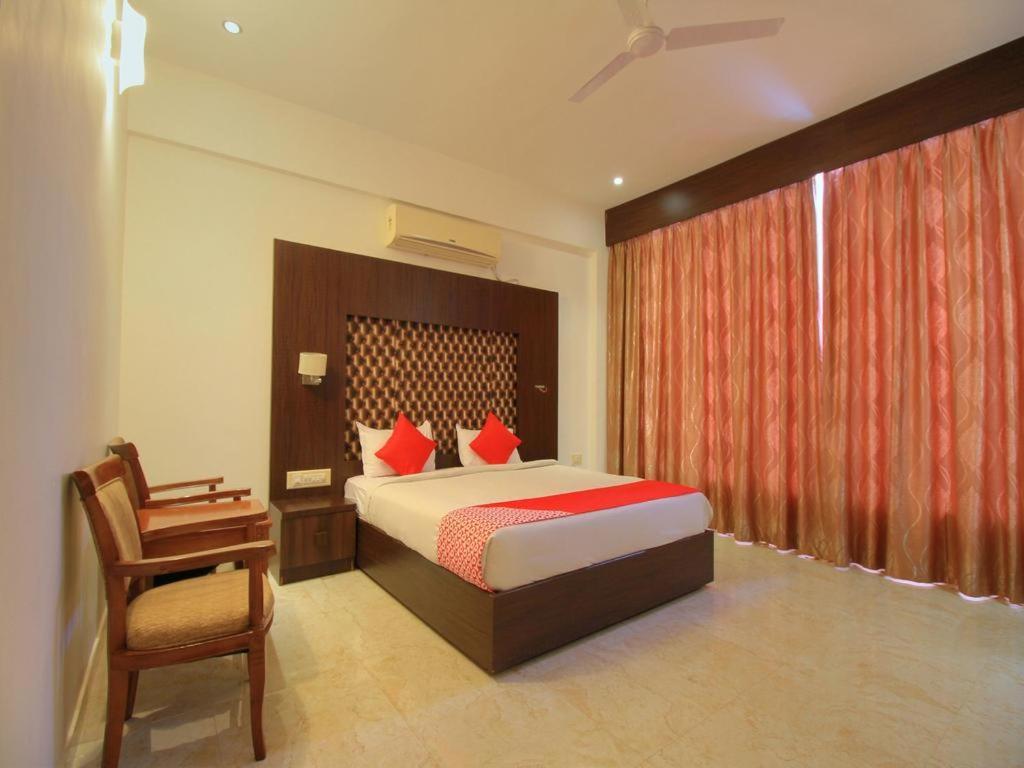 Grand Milestone Hotel Mysore Esterno foto